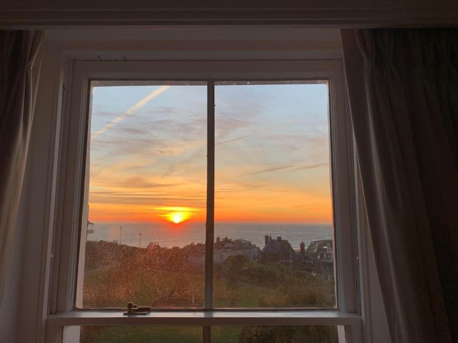 Georgian 5 Storey House, Seaviews, Cinema Room 拉姆斯盖特 外观 照片