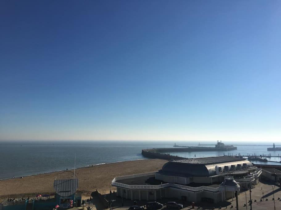 Georgian 5 Storey House, Seaviews, Cinema Room 拉姆斯盖特 外观 照片