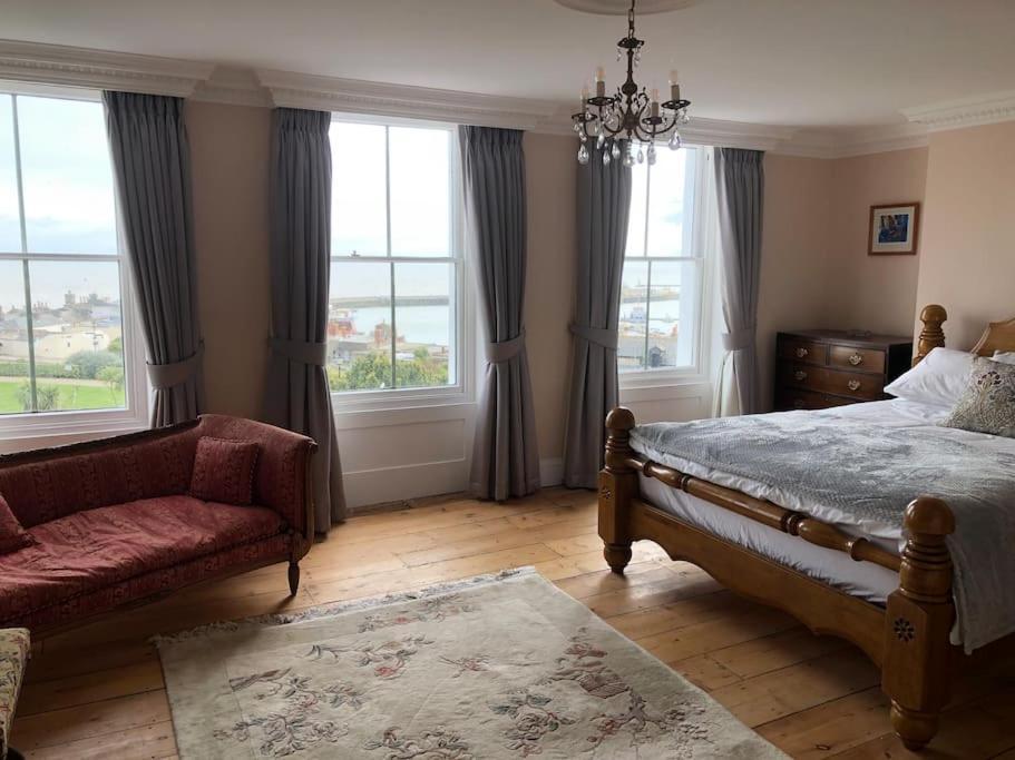 Georgian 5 Storey House, Seaviews, Cinema Room 拉姆斯盖特 外观 照片