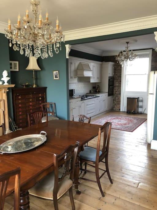 Georgian 5 Storey House, Seaviews, Cinema Room 拉姆斯盖特 外观 照片