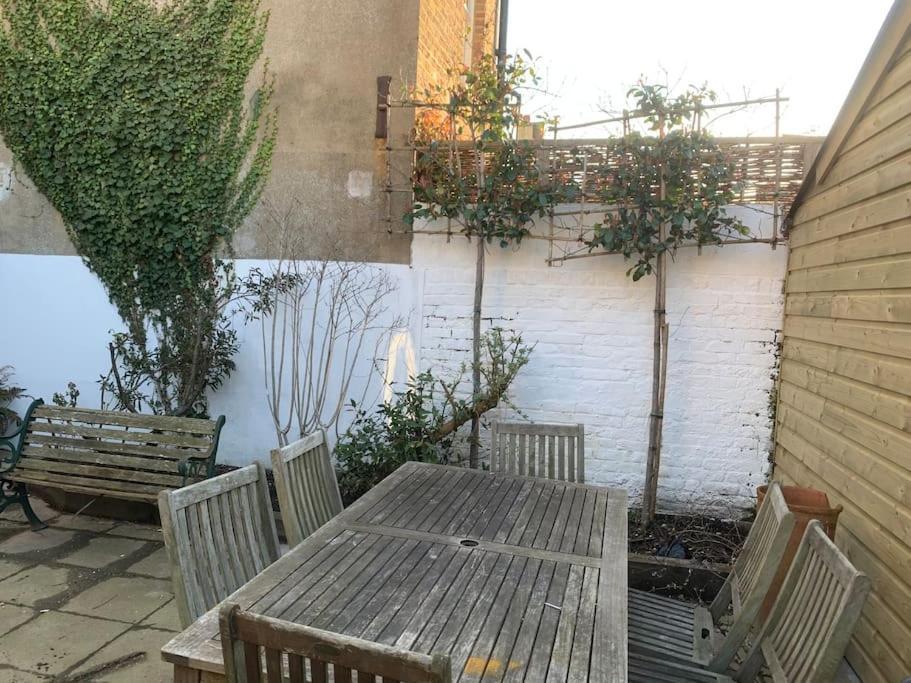 Georgian 5 Storey House, Seaviews, Cinema Room 拉姆斯盖特 外观 照片